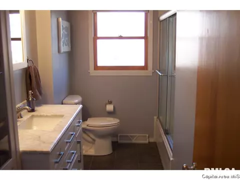 264 N Columbia, Springfield, IL 62702 photo 13