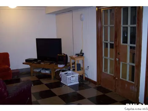 264 N Columbia, Springfield, IL 62702 photo 16