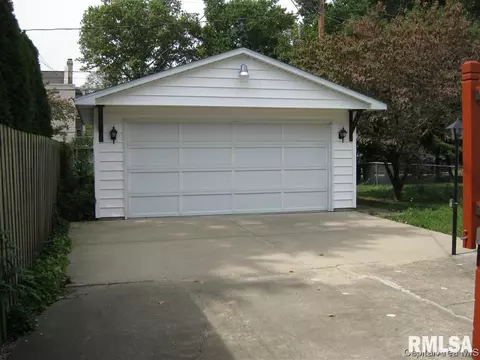 1833 S Walnut, Springfield, IL 62704 photo 4
