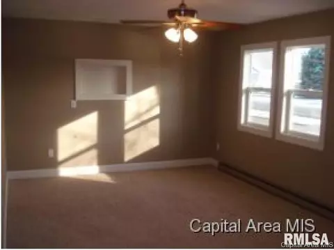 111 Olive St, Virden, IL 62690 photo 2