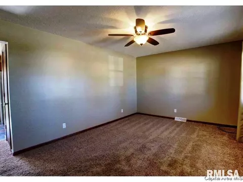 2260 Ramsey Ave, Springfield, IL 62702 photo 3