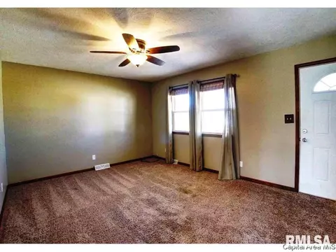 2260 Ramsey Ave, Springfield, IL 62702 photo 4
