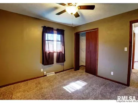 2260 Ramsey Ave, Springfield, IL 62702 photo 11