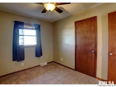 2260 Ramsey Ave, Springfield, IL 62702 photo 9