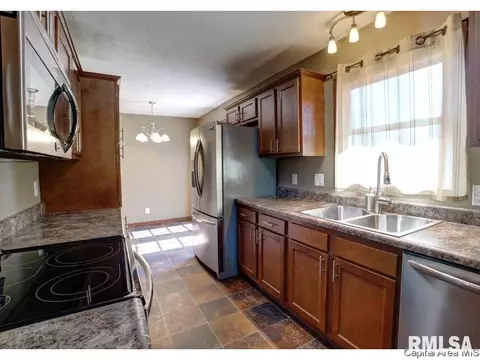 2260 Ramsey Ave, Springfield, IL 62702 photo 8