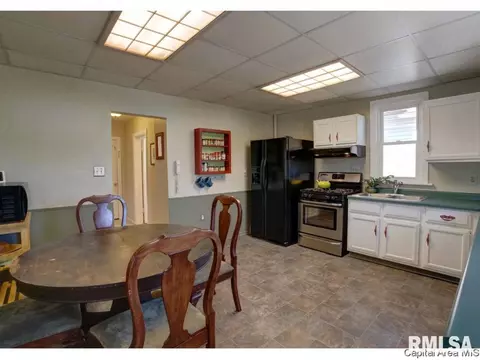 1916 S Spring St, Springfield, IL 62704 photo 18