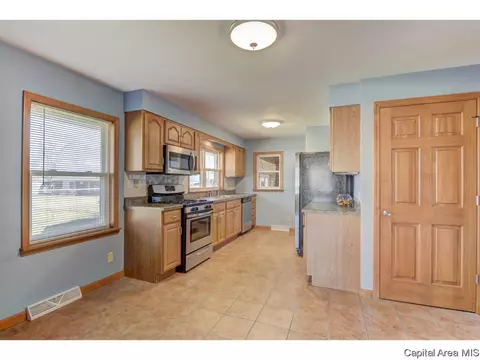 1108 N 32nd, Springfield, IL 62702 photo 11