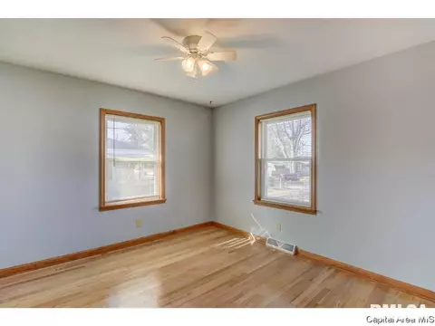 1108 N 32nd, Springfield, IL 62702 photo 17
