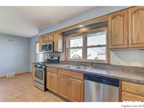 1108 N 32nd, Springfield, IL 62702 photo 8