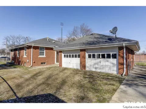 1108 N 32nd, Springfield, IL 62702 photo 2
