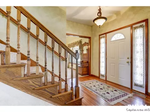 2201 Burgess, Springfield, IL 62711 photo 2