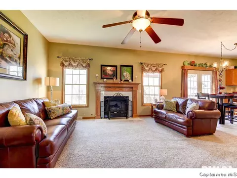 2201 Burgess, Springfield, IL 62711 photo 3