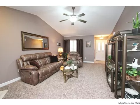 4815 Savoy Dr, Springfield, IL 62711 photo 4