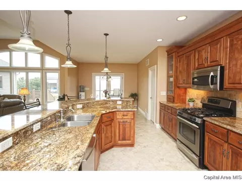 5210 E Loami Rd, Chatham, IL 62629 photo 9