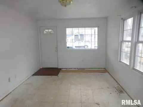 1040 N Ohio Street St, Springfield, IL 62702 photo 2
