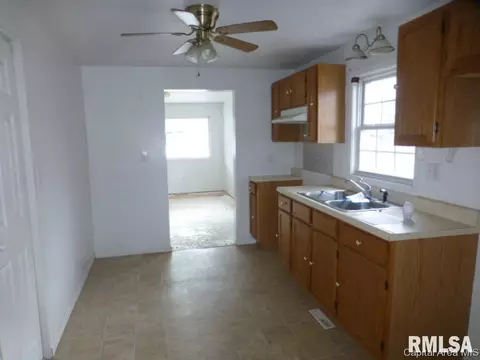 1040 N Ohio Street St, Springfield, IL 62702 photo 5