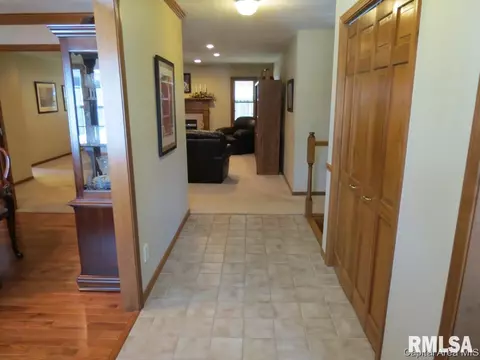 608 Sunny Brook Rd, Springfield, IL 62702 photo 3