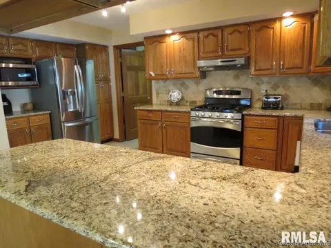 608 Sunny Brook Rd, Springfield, IL 62702 photo 12
