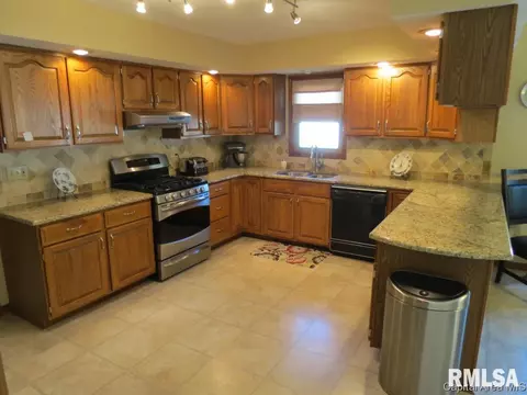 608 Sunny Brook Rd, Springfield, IL 62702 photo 11