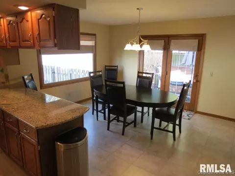 608 Sunny Brook Rd, Springfield, IL 62702 photo 13