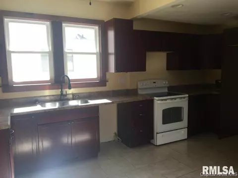 1443 N 5th St, Springfield, IL 62702 photo 3