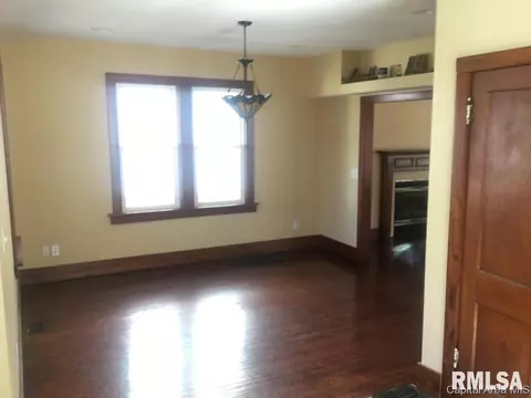 1443 N 5th St, Springfield, IL 62702 photo 4