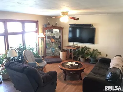 3232 S 2nd St, Springfield, IL 62703 photo 4