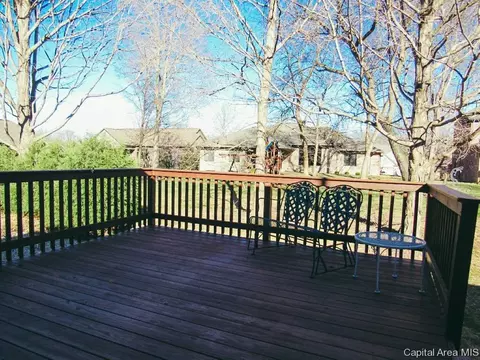 744 Cherokee Dr, Springfield, IL 62711 photo 4