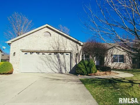 744 Cherokee Dr, Springfield, IL 62711 photo 2