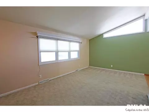 1840 N Wolfe St, Springfield, IL 62702 photo 4