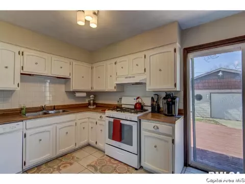 2109 Hastings Rd, Springfield, IL 62702 photo 2