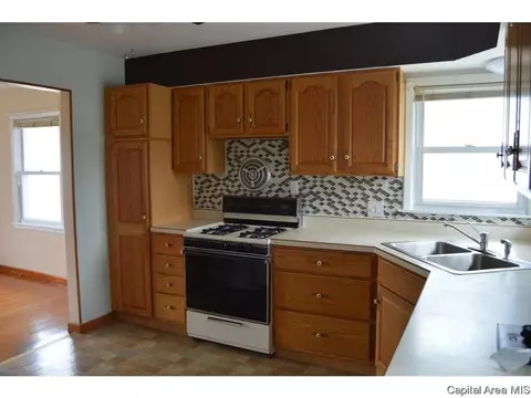 1828 E Black Ave, Springfield, IL 62702 photo 6