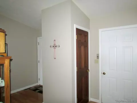 2716 Chase Dr, Springfield, IL 62704 photo 2