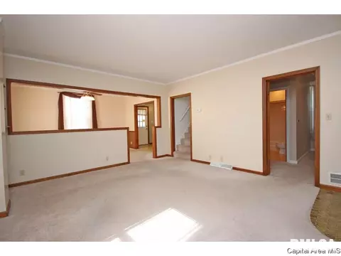 1103 N Walnut St, Springfield, IL 62702 photo 5