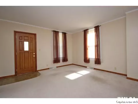 1103 N Walnut St, Springfield, IL 62702 photo 3