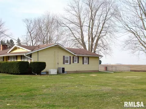 132 N Johnson Street St, Oneida, IL 61467 photo 4