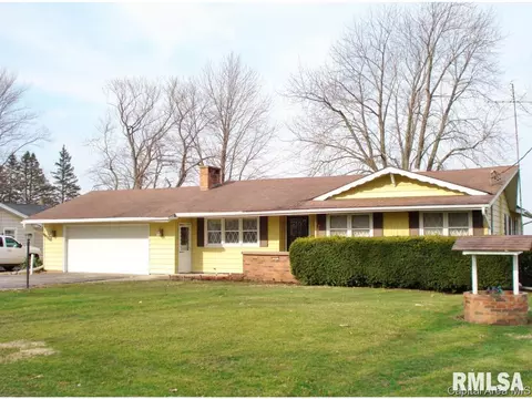 132 N Johnson Street St, Oneida, IL 61467 photo 3