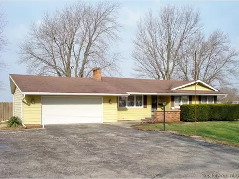 132 N Johnson Street St, Oneida, IL 61467 photo 1