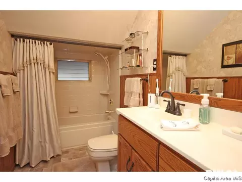 3225 S 3rd, Springfield, IL 62703 photo 8