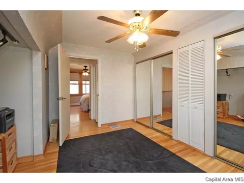 3225 S 3rd, Springfield, IL 62703 photo 13