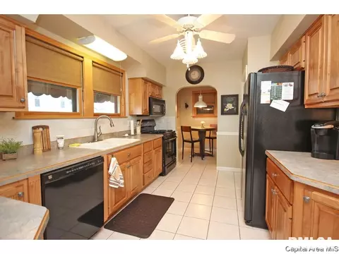 3225 S 3rd, Springfield, IL 62703 photo 4