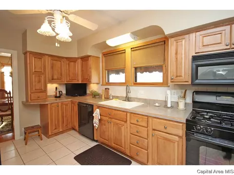 3225 S 3rd, Springfield, IL 62703 photo 5