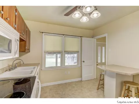 2613 S 4th St, Springfield, IL 62703 photo 6