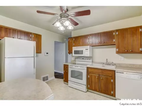 2613 S 4th St, Springfield, IL 62703 photo 5