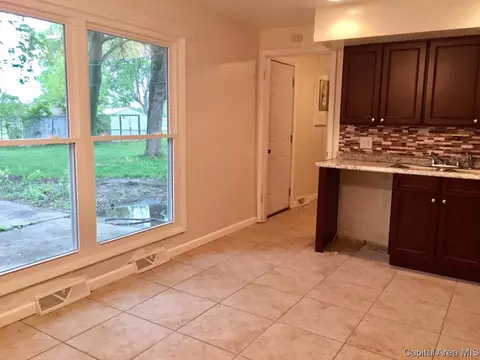 3404 E Carpenter St, Springfield, IL 62702 photo 7