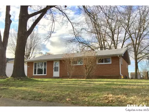 3404 E Carpenter St, Springfield, IL 62702 photo 1
