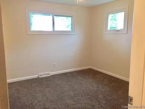 3404 E Carpenter St, Springfield, IL 62702 photo 6