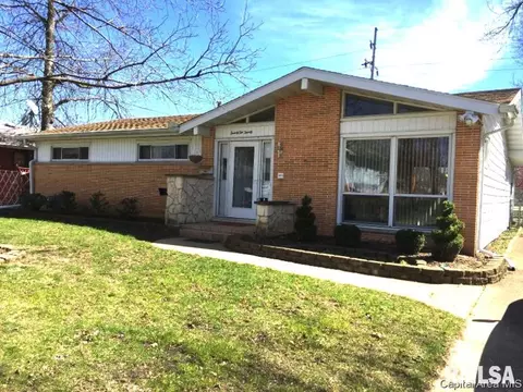2220 Whitefield, Springfield, IL 62704 photo 1