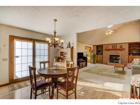 513 Colbrook, Springfield, IL 62702 photo 6