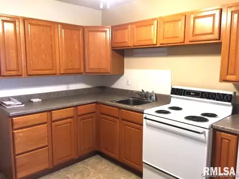2341 S Spg, Springfield, IL 62704 photo 10